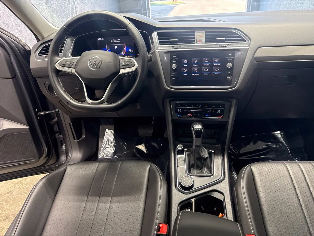 2022 Volkswagen Tiguan SE - Photo 25