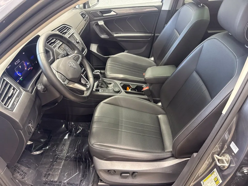 2022 Volkswagen Tiguan SE - Photo 13