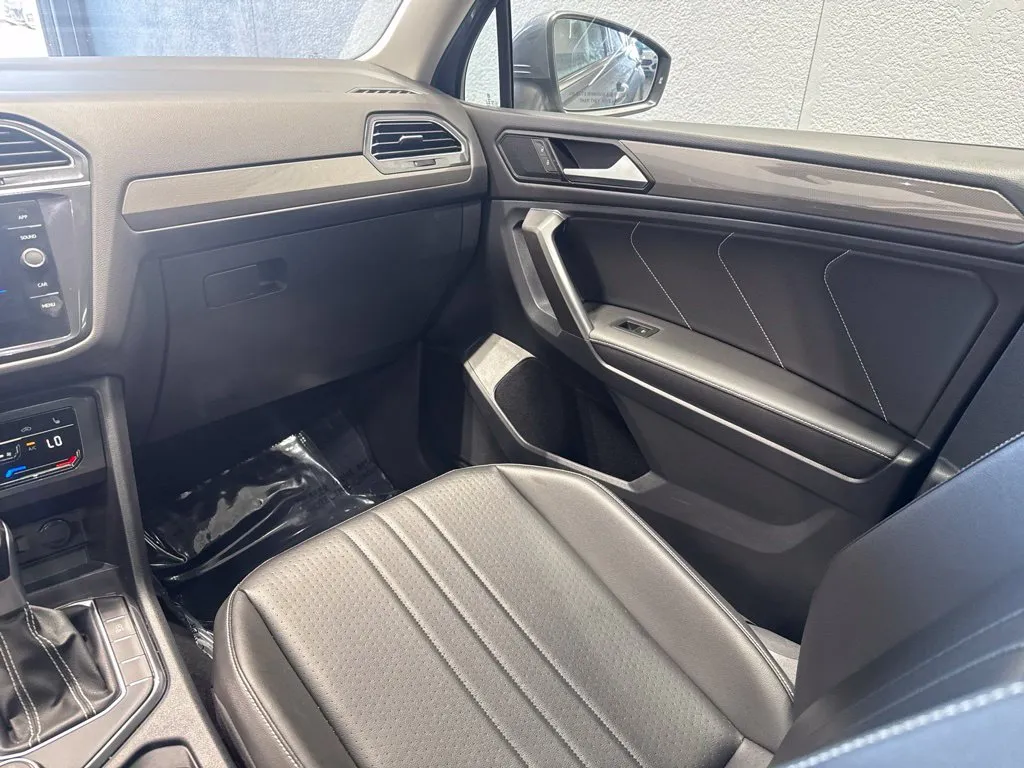 2022 Volkswagen Tiguan SE - Photo 22