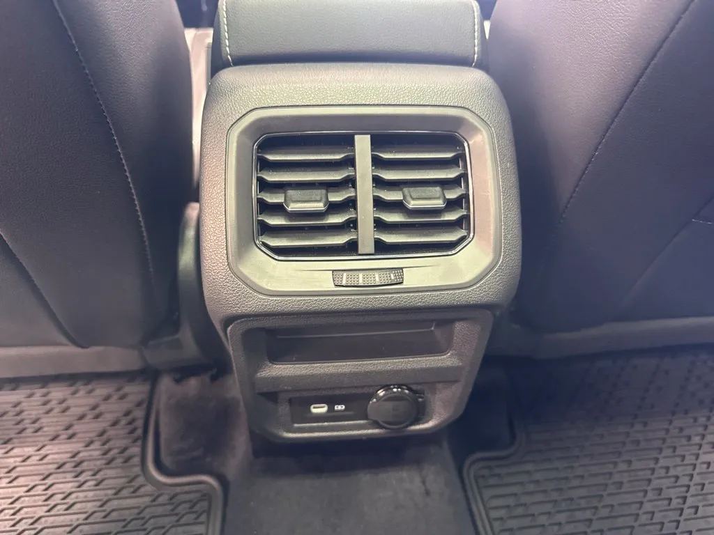 2022 Volkswagen Tiguan SE - Photo 20