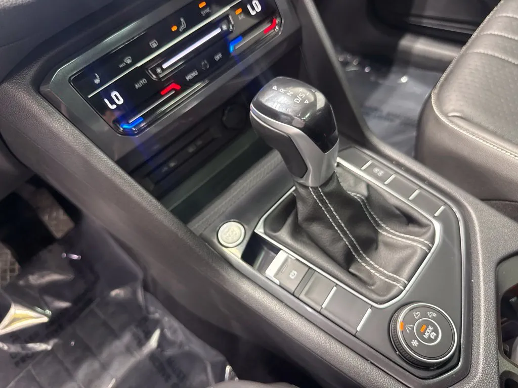 2022 Volkswagen Tiguan SE - Photo 34