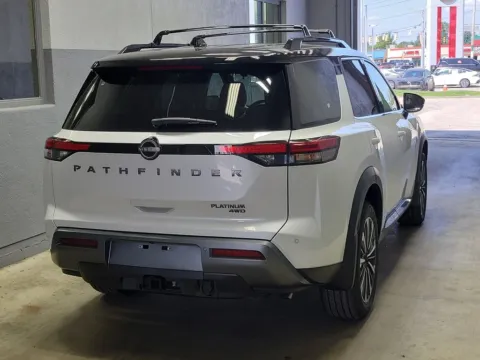 More photos of 2026 Nissan Pathfinder Platinum at Metro Nissan of Indianapolis, IN