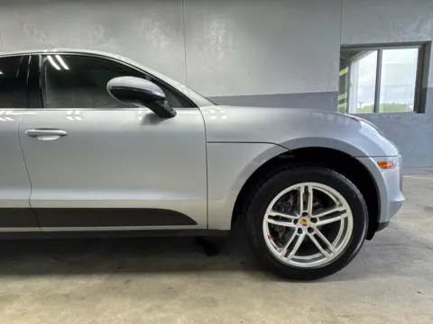 More photos of 2021 Porsche Macan at Metro Nissan of Indianapolis, IN