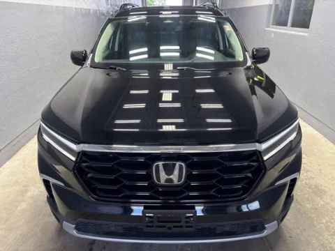 More photos of 2024 Honda Pilot Touring at Metro Nissan of Indianapolis, IN