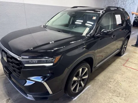 More photos of 2024 Honda Pilot Touring at Metro Nissan of Indianapolis, IN