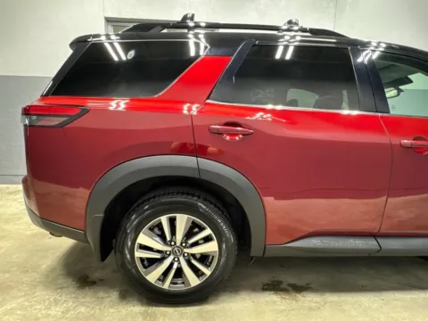 More photos of 2022 Nissan Pathfinder SL at Metro Nissan of Indianapolis, IN