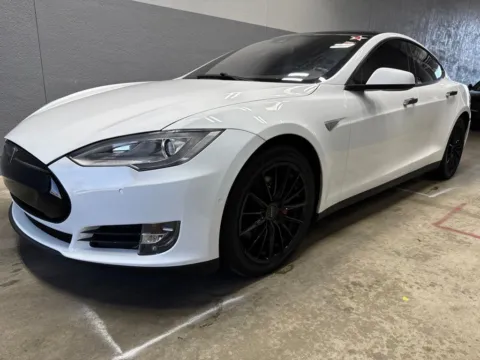 More photos of 2015 Tesla Model S P90D at Metro Nissan of Indianapolis, IN