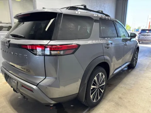 Another view of 2026 Nissan Pathfinder Platinum for sale in Indianapolis, IN at Metro Nissan of Indianapolis