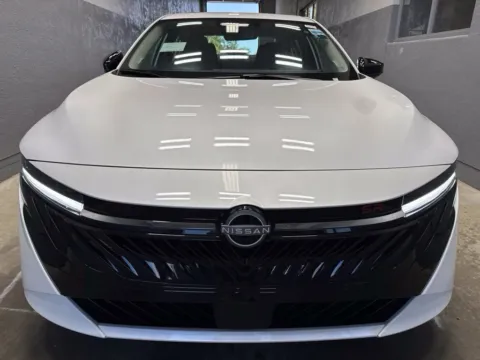 More photos of 2027 Nissan Sentra SR at Metro Nissan of Indianapolis, IN