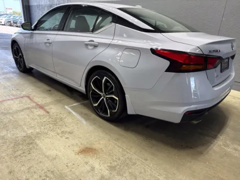 Another view of 2024 Nissan Altima 2.5 SR for sale in Indianapolis, IN at Metro Nissan of Indianapolis