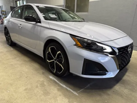 More photos of 2024 Nissan Altima 2.5 SR at Metro Nissan of Indianapolis, IN