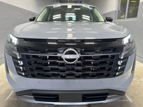 More photos of 2026 Nissan Pathfinder Platinum at Metro Nissan of Indianapolis, IN