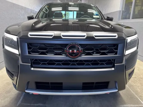 More photos of 2027 Nissan Frontier PRO-4X at Metro Nissan of Indianapolis, IN