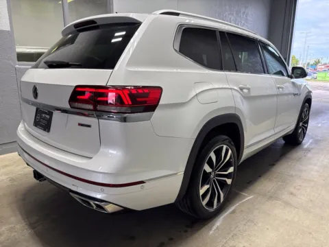 Another view of 2022 Volkswagen Atlas 3.6L V6 SEL Premium R-Line for sale in Indianapolis, IN at Metro Nissan of Indianapolis