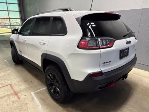 More photos of 2019 Jeep Cherokee Trailhawk at Metro Nissan of Indianapolis, IN