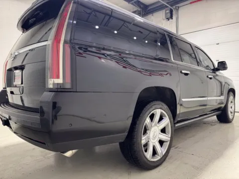 More photos of 2017 Cadillac Escalade ESV Premium at Metro Nissan of Indianapolis, IN