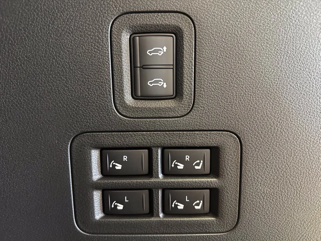 2026 Nissan Armada PRO-4X - Photo 33