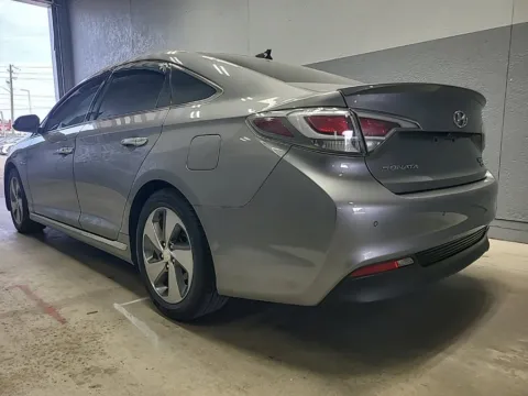 More photos of 2017 Hyundai Sonata Hybrid Limited at Metro Nissan of Indianapolis, IN