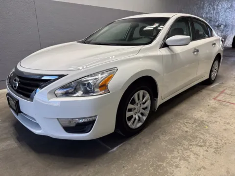More photos of 2015 Nissan Altima 2.5 S at Metro Nissan of Indianapolis, IN