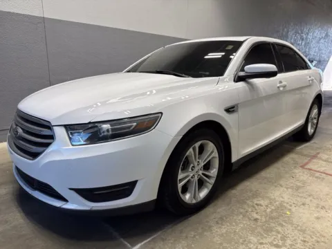 More photos of 2016 Ford Taurus SEL at Metro Nissan of Indianapolis, IN