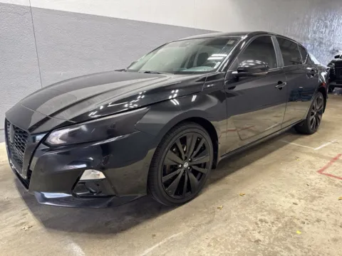 More photos of 2022 Nissan Altima 2.5 SR at Metro Nissan of Indianapolis, IN