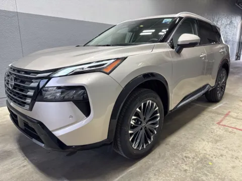 More photos of 2026 Nissan Rogue Platinum at Metro Nissan of Indianapolis, IN