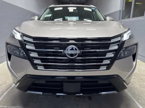More photos of 2026 Nissan Rogue Platinum at Metro Nissan of Indianapolis, IN