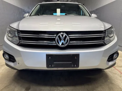 More photos of 2016 Volkswagen Tiguan SE at Metro Nissan of Indianapolis, IN