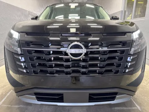 More photos of 2026 Nissan Pathfinder Platinum at Metro Nissan of Indianapolis, IN