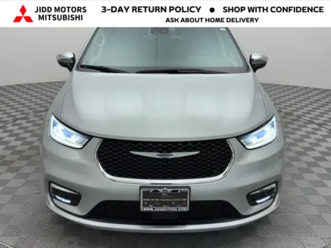Photos of 2023 Chrysler Pacifica Hybrid Limited for sale in Des Plaines, IL at Jidd Motors Mitsubishi