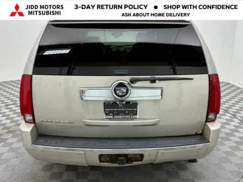 More photos of 2007 Cadillac Escalade at Jidd Motors Mitsubishi, IL