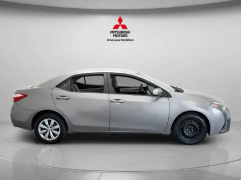 More photos of 2015 Toyota Corolla LE at Jidd Motors Mitsubishi, IL