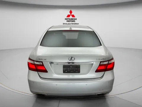 More photos of 2008 Lexus LS 460 at Jidd Motors Mitsubishi, IL