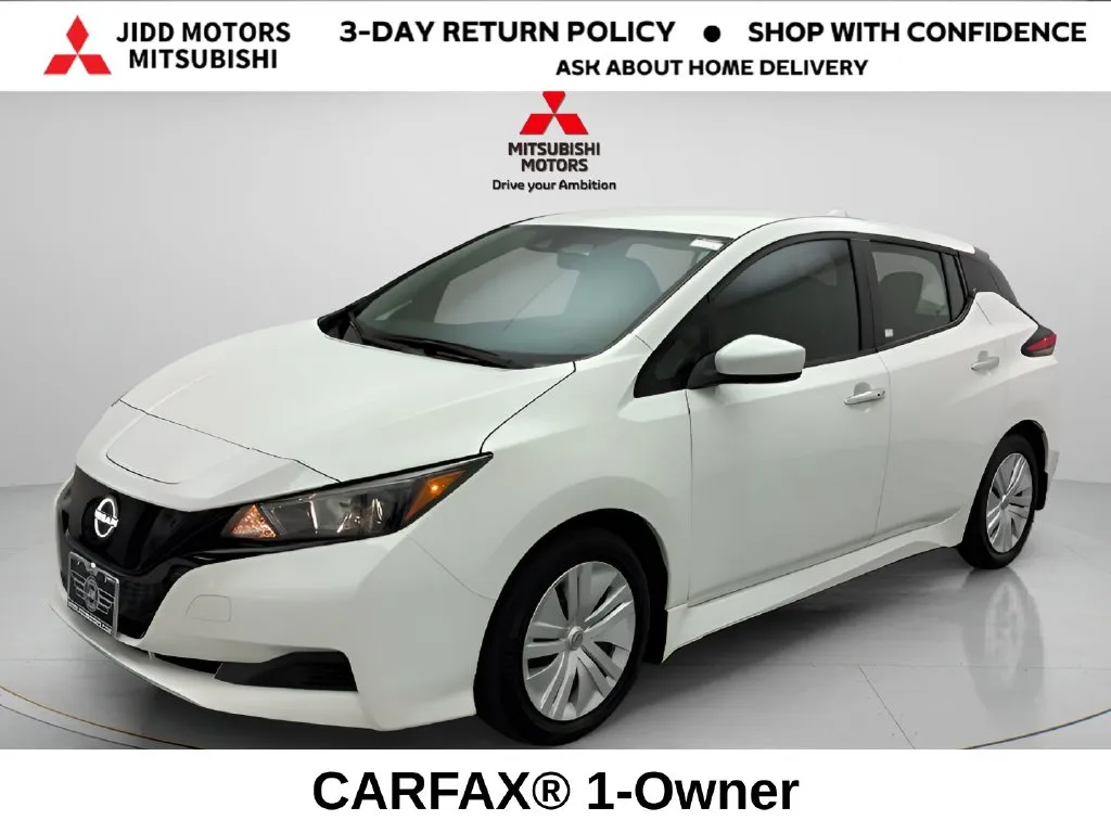 White 2025 Nissan Leaf S for sale in Des Plaines, IL