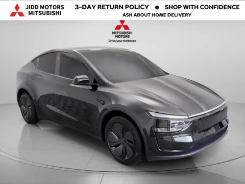 More photos of 2026 Tesla Model Y Long Range at Jidd Motors Mitsubishi, IL