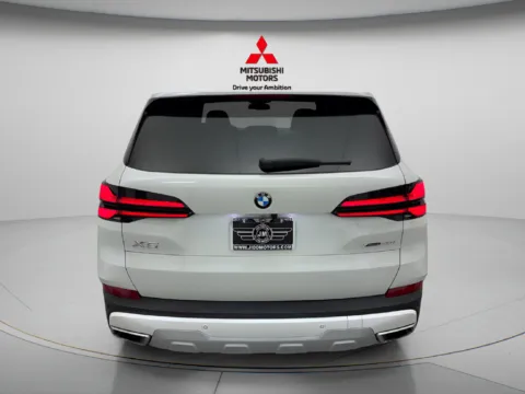 More photos of 2025 BMW X5 xDrive40i at Jidd Motors Mitsubishi, IL