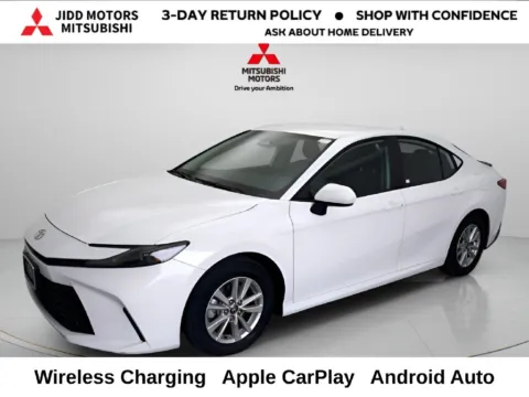 White 2025 Toyota Camry LE for sale in Des Plaines, IL