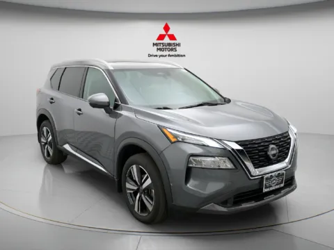 More photos of 2023 Nissan Rogue SL at Jidd Motors Mitsubishi, IL