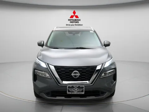 More photos of 2023 Nissan Rogue SL at Jidd Motors Mitsubishi, IL
