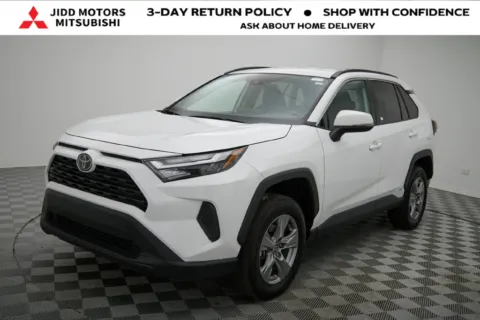 White 2025 Toyota RAV4 Hybrid LE for sale in Des Plaines, IL