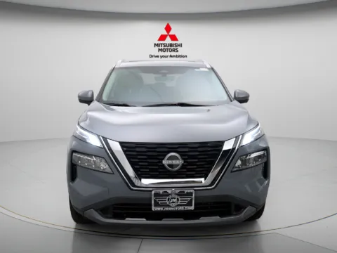 More photos of 2023 Nissan Rogue SL at Jidd Motors Mitsubishi, IL
