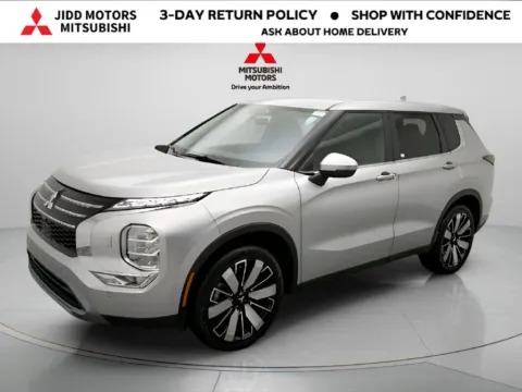 Silver 2025 Mitsubishi Outlander SE for sale in Des Plaines, IL