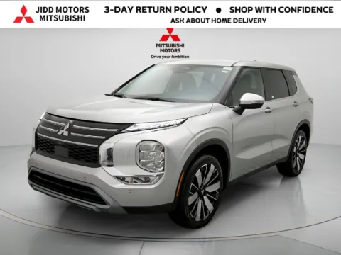 Photos of 2025 Mitsubishi Outlander SE for sale in Des Plaines, IL at Jidd Motors Mitsubishi