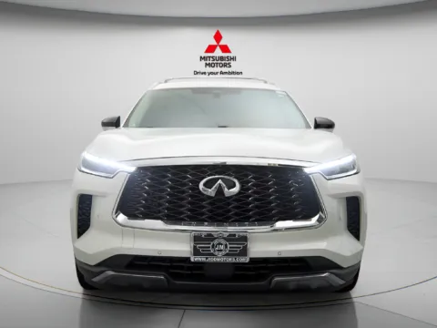 More photos of 2023 INFINITI QX60 Sensory at Jidd Motors Mitsubishi, IL