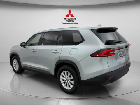 More photos of 2025 Toyota Grand Highlander XLE at Jidd Motors Mitsubishi, IL