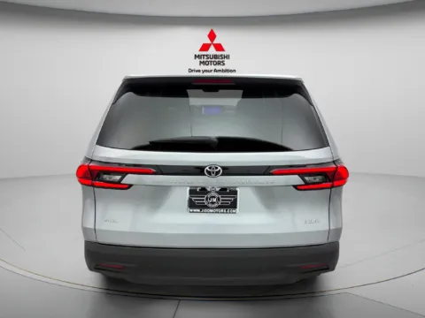 More photos of 2025 Toyota Grand Highlander XLE at Jidd Motors Mitsubishi, IL
