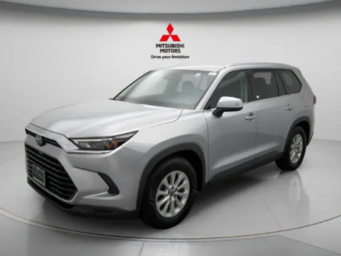 Photos of 2025 Toyota Grand Highlander XLE for sale in Des Plaines, IL at Jidd Motors Mitsubishi