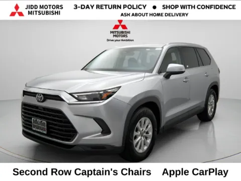 Silver 2025 Toyota Grand Highlander XLE for sale in Des Plaines, IL