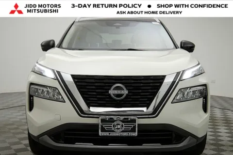 More photos of 2023 Nissan Rogue SL at Jidd Motors Mitsubishi, IL
