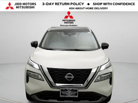 More photos of 2023 Nissan Rogue SL at Jidd Motors Mitsubishi, IL